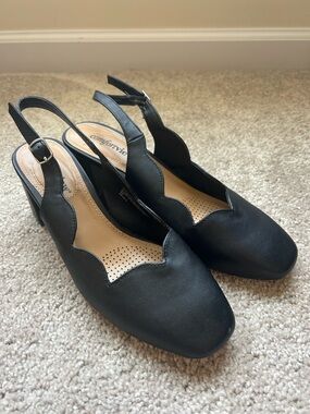 comfortview Black Scalloped Slingback Block Heel Mules